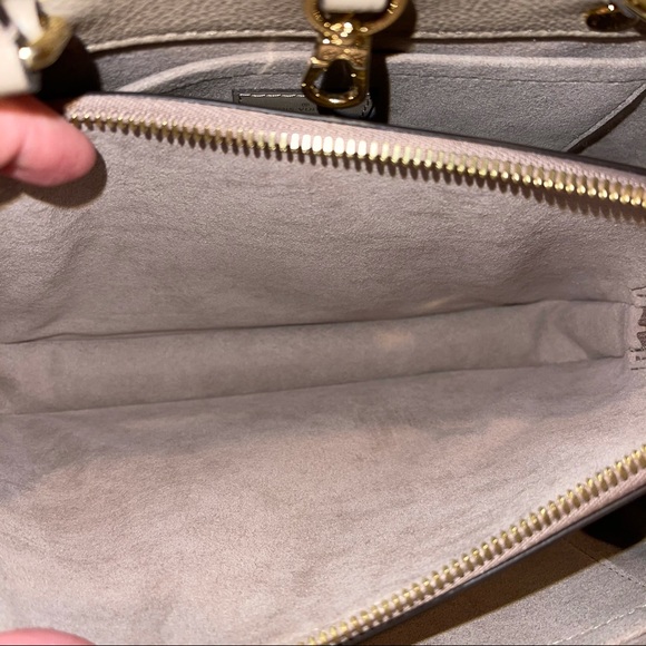 Louis Vuitton Montaigne BB Bicolor Mono Empreinte - Picture 12 of 16